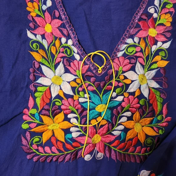 Mexican Embroidered Top - Picture 3 of 3
